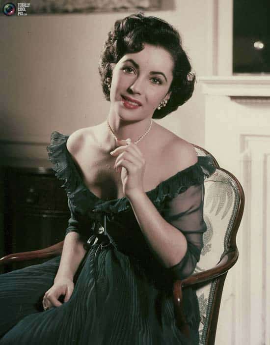 Elizabeth Taylor Fashion Icon Hollywoods Most Alluring One Elizabeth Taylor Fashion Icon Emerald Green Dress For Vintage Dresses
