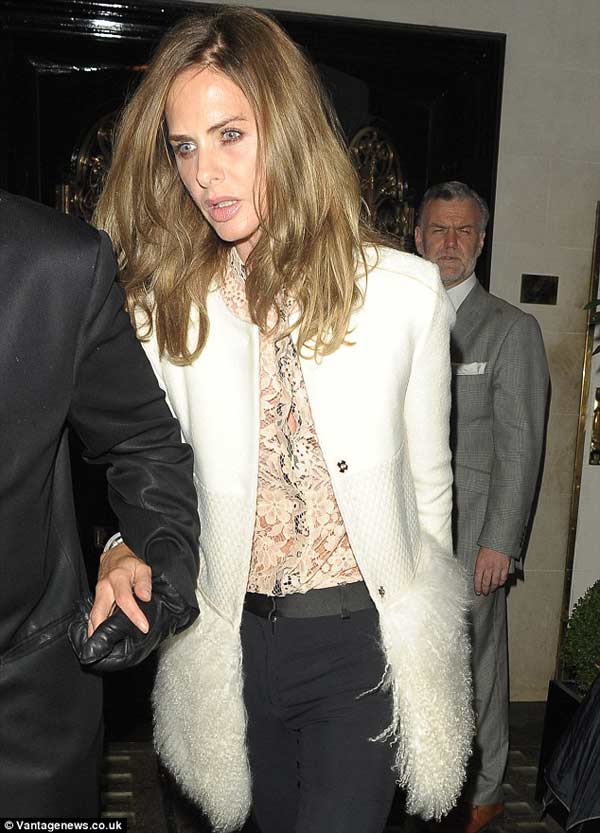 Trinny Woodhall Cream Coat and nude lace top Trinny Woodhall Cream Coat and nude lace top