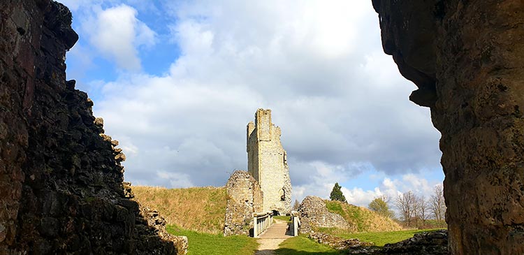 Castle Helmsley North Yorkshire (1)